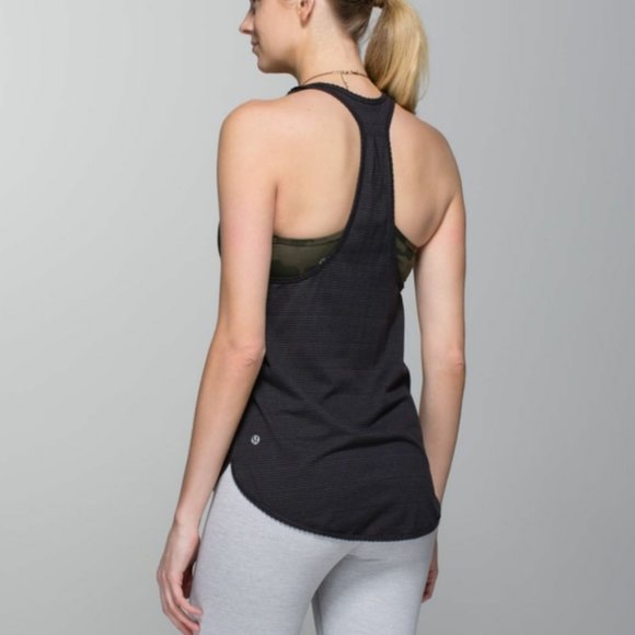 lululemon athletica Tops - Lululemon 105 F Singlet (Seriously Light Luon)